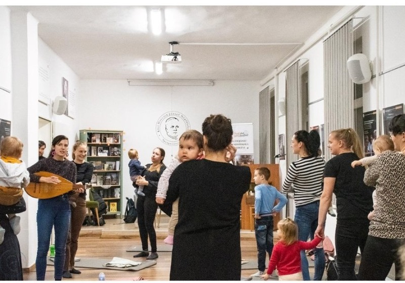 Éves beszámoló - Baba-mama népi foglalkoztató