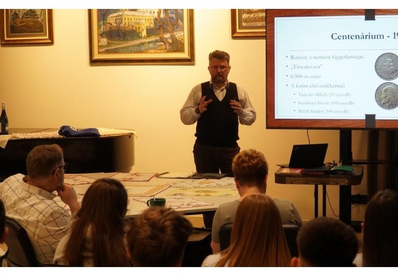 Történelem a pénz tükrében – előadás a magyar forradalmakról és a numizmatika világáról Beregszászban