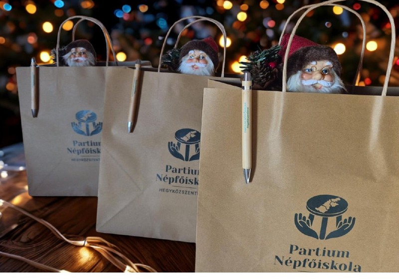 Karácsonyi Szépíró Verseny – Adjuk tovább versben az ünnepet