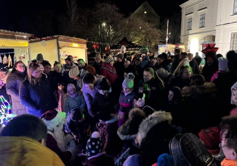 Ajándékokat és színes programokat is hozott az Összetartozás Népfőiskola Mikulása