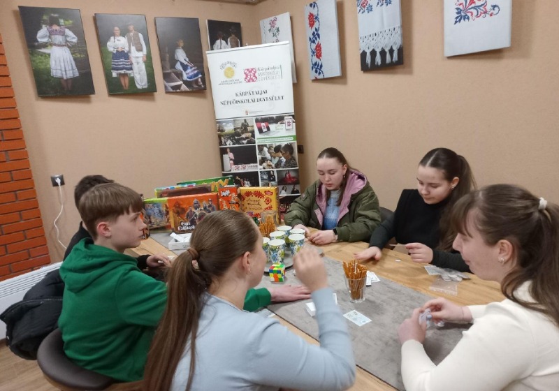 Februári társasjátékest Szürtében