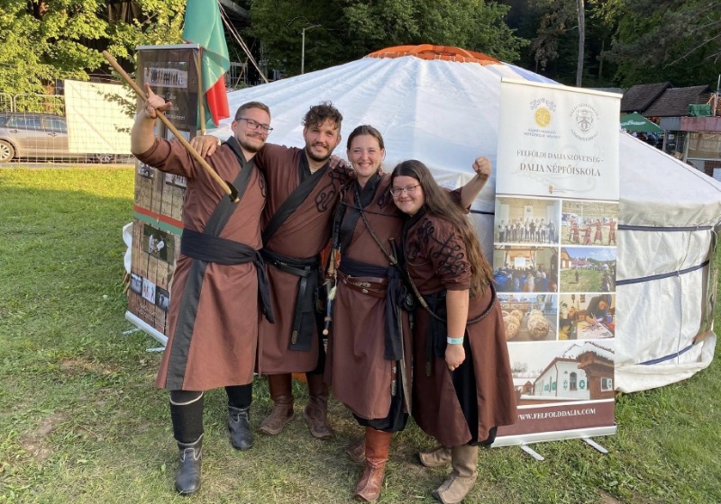 Harci bemutatók és foglalkozások Gombaszögön