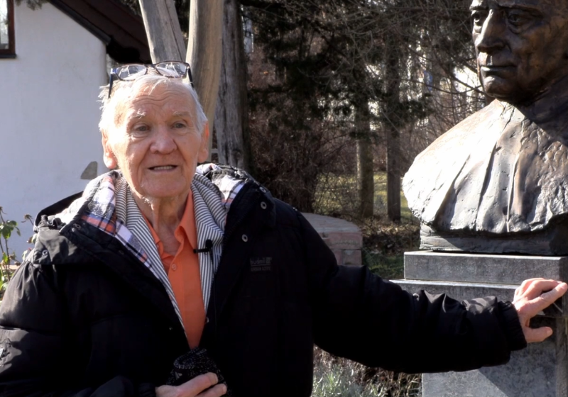 Lakiteleken pihent Kishegyi Elek, a tanulmányi ösztöndíj névadója és támogatója