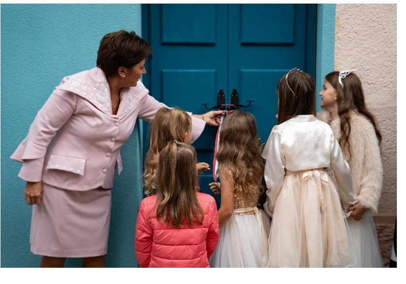 Megnyílt Kondornia – Mesetanoda és Panoptikum