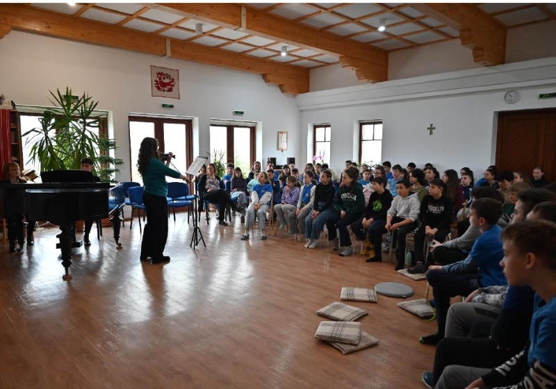 Rendhagyó diák-koncertek a Kodály Zoltán Népfőiskolán